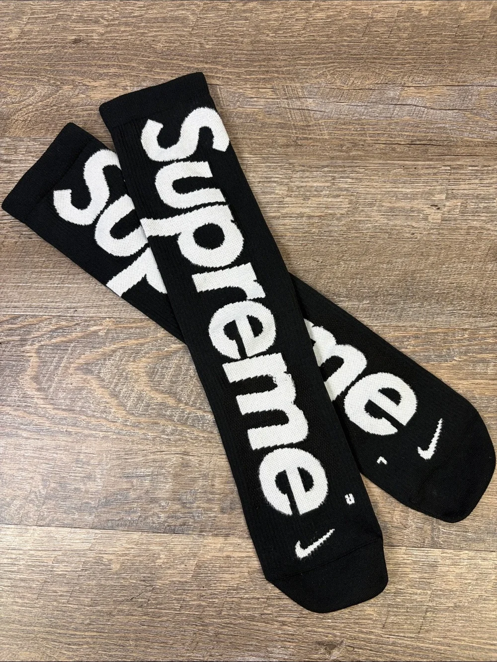 Supreme x Nike Black Logo Over-the-Calf Socks (Pair)